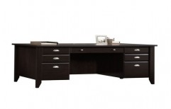 Office Desk by Deluxe Decor