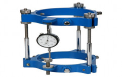 Longitudinal Compressometer by Yesha Lab Equipments