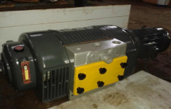 Oil Lubricated Vacuum And Pressure Compressors by Retrofit India