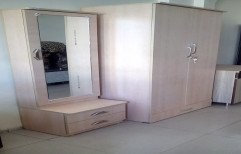 Dressing Table And Wordrob by Geetanjali Furniture Art
