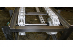 Stainless Steel Crate Conveyor by SS Engineers & Consultants