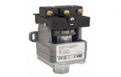 Electrical Pressure Switch by Pneumatic Trading Corporation