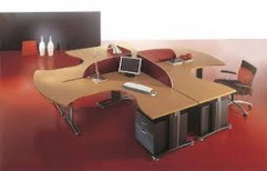Wooden Office Workstation by Hunar Interior And Decorators