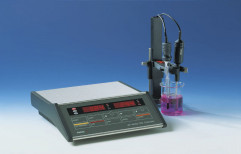 Laboratory PH Meter by Calibre Scientifica