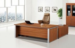 Manager Table by Touchwood Interior
