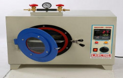 Vacuum Oven by Labline Stock Centre