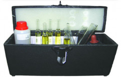 Chlorine PH Test Kit by R M Co