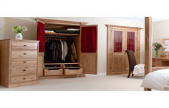 Designer Bedroom Wardrobe by Creative Interiorz