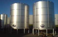 Stainless Steel Storage Tank by Dairy Pharma Chem Liners