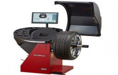 Fully Automated Diagnostic Wheel Balancer by Om Enterprises