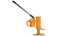 Hydraulic Jack by Vidarbha Star Engineering Equipments Private Limited