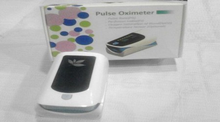Pulse Oximeter Machine by Dayal Traders
