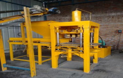 Semi Automatic Fly Ash Bricks Making Machine by Paras Steel Center