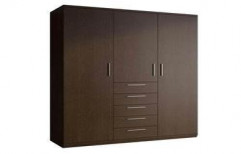 Modern Wardrobe by Shri Vishwakarma Sales Corporation