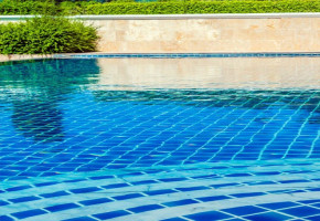 Blue Swimming Pool Tiles, Thickness: 5-10 mm, Size: Small (4 inch x 4 inch)