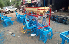 BRAHMANI Trector Opretar Seed Drill, For Agriculture, Size: 8*8