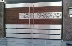 Hinged Silver Stainless Steel Gate, for Residential, Material Grade: 304