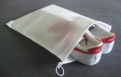 White Plain Non Woven Shoes Bag, Capacity: 1.5 - 2 Kg
