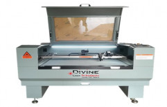 Divine 100 W Fabric Laser Cutting Machine for Industrial