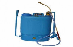 Blue Piston Pump Portable Agricultural Hand Sprayer, For Agriculture, Capacity: 20 liters