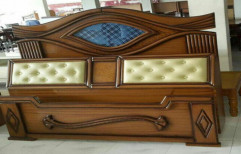 Brown Wooden Bed, Size: 6,5