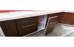 RP Traders Brown Wooden Kitchen Drawer, Size/Dimension: 2.5 to 3 Feet (Height)
