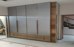 4 Doors Wall Fixed Wooden Wardrobe, For Home, With Locker