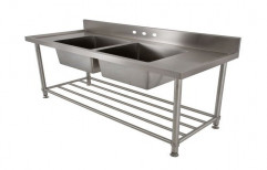 Double Free Standing Unit Hotel Kitchen Sinks, Size: 5 X 2 Feet