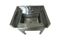 Silver Stainless Steel Single Bowl Kitchen Sink, For Commercial, Size: 2ft