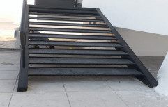 Staright Black Mild Steel Staircase, Thickness: 25mm