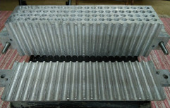School Chalk Aluminum Hand Moulds, Production Capacity: 100-200 Pcs Per Batch