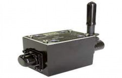 Material: Mild Steel Lever Operated Directional Control Valve, 220 V
