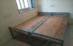 Single bed with Plywood top
