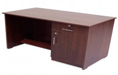 Engineered Wood Executive Office Table, With Storage