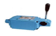 Lever Operated Directional Control Valve, Size: 1 - 2 Inch